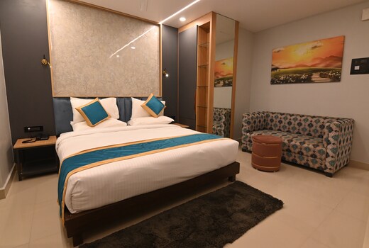 KP HOTELS LLP