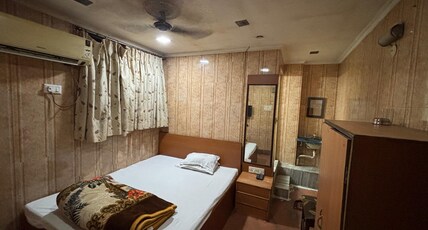 Gulistan Guest House Room Type - Standard AC Room