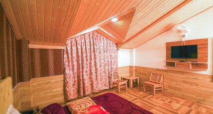 Kullu Manali Inn A BBH Group of Hotels Room Type - Super Deluxe room : Hamta Valley view Kullu Manali Inn A BBH Group of Hotels Room Type - Super Deluxe room : Hamta Valley view