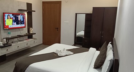 Hotel Jagriti Royal Room Type - Deluxe Room