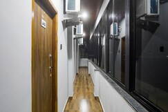 Hotel O by OYO RAHUL SERVICE APPARTMENT 2