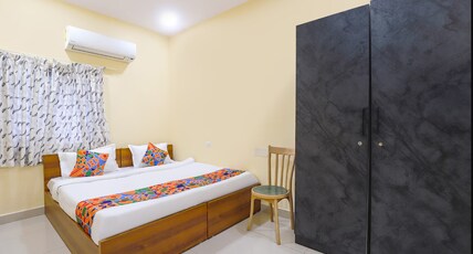 GT Empire Hotel Near Chennai Trade Centre Room Type - Deluxe Double AC Room