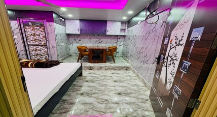 SAROJ HOTEL & RESTAURANT Room Type - Luxurious Double Bed Room