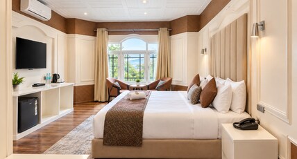 Aurum Luxury Collection by Stay Pattern - Dal View Room Type - Luxury Bedroom Cottage