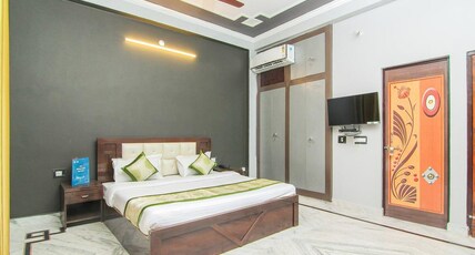 Hotel Saumya Inn Room Type - Super Deluxe Room (10 Percent Off On Food Bill )