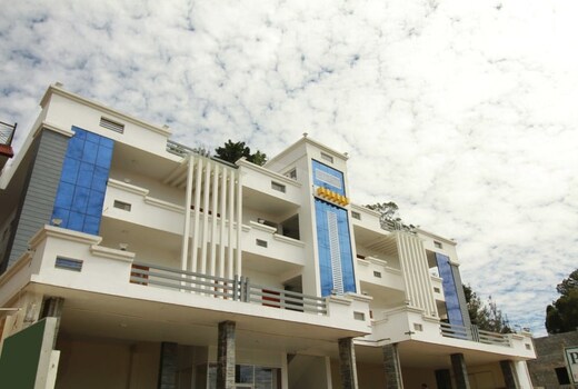 Pine Hill Suites