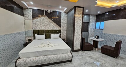 HOTEL ROYAL PALACE Room Type - SUITE ROOM