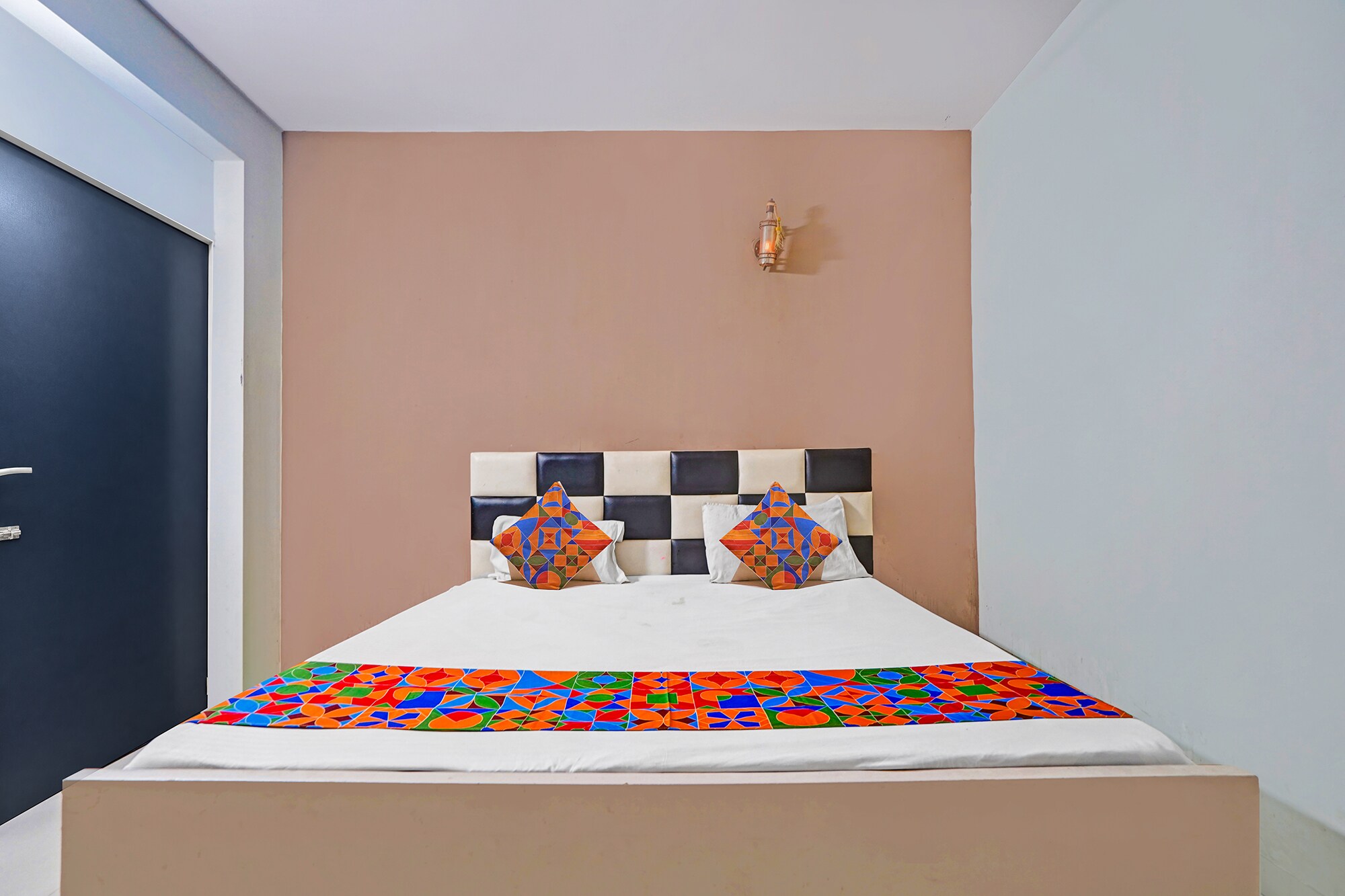 FabHotel AB - Tap to explore photos