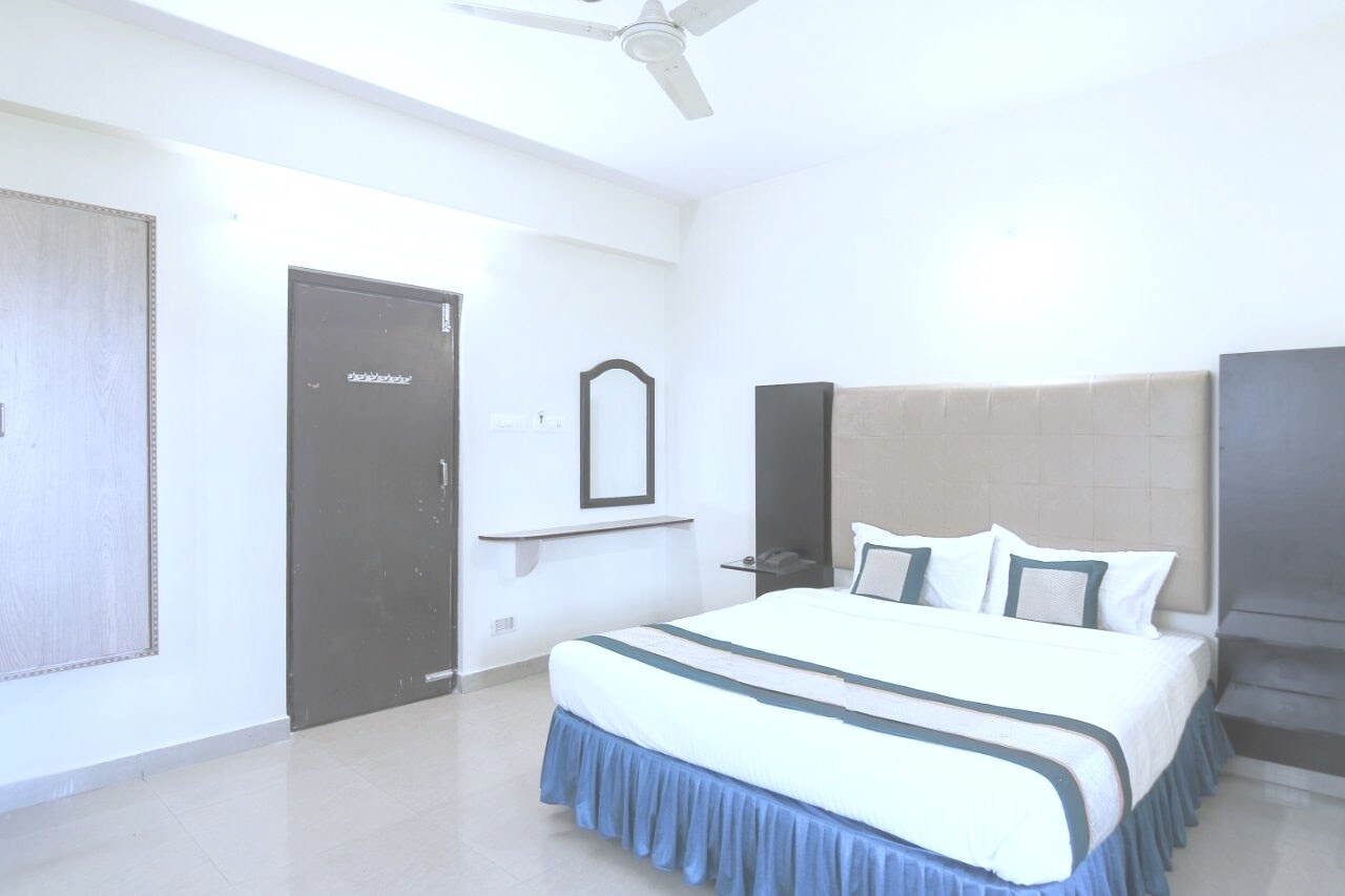 PPH Living Silver Villa - Tap to explore photos
