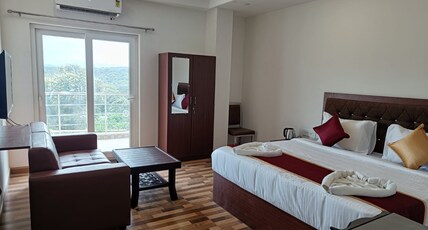 NATURES TRAIL Room Type - EXECUTIVE ROOM WITH BALCONY