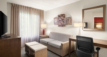 Staybridge Suites INDIANAPOLIS-AIRPORT Room Type - 1 Bedroom Suite 1 King