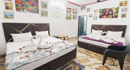 Janki Je Bhawan Homestay | Step away from Ram Mandir Room Type - Superior Family Room 