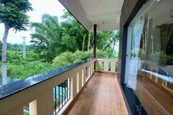 Say Resort Morning Glory, Lataguri