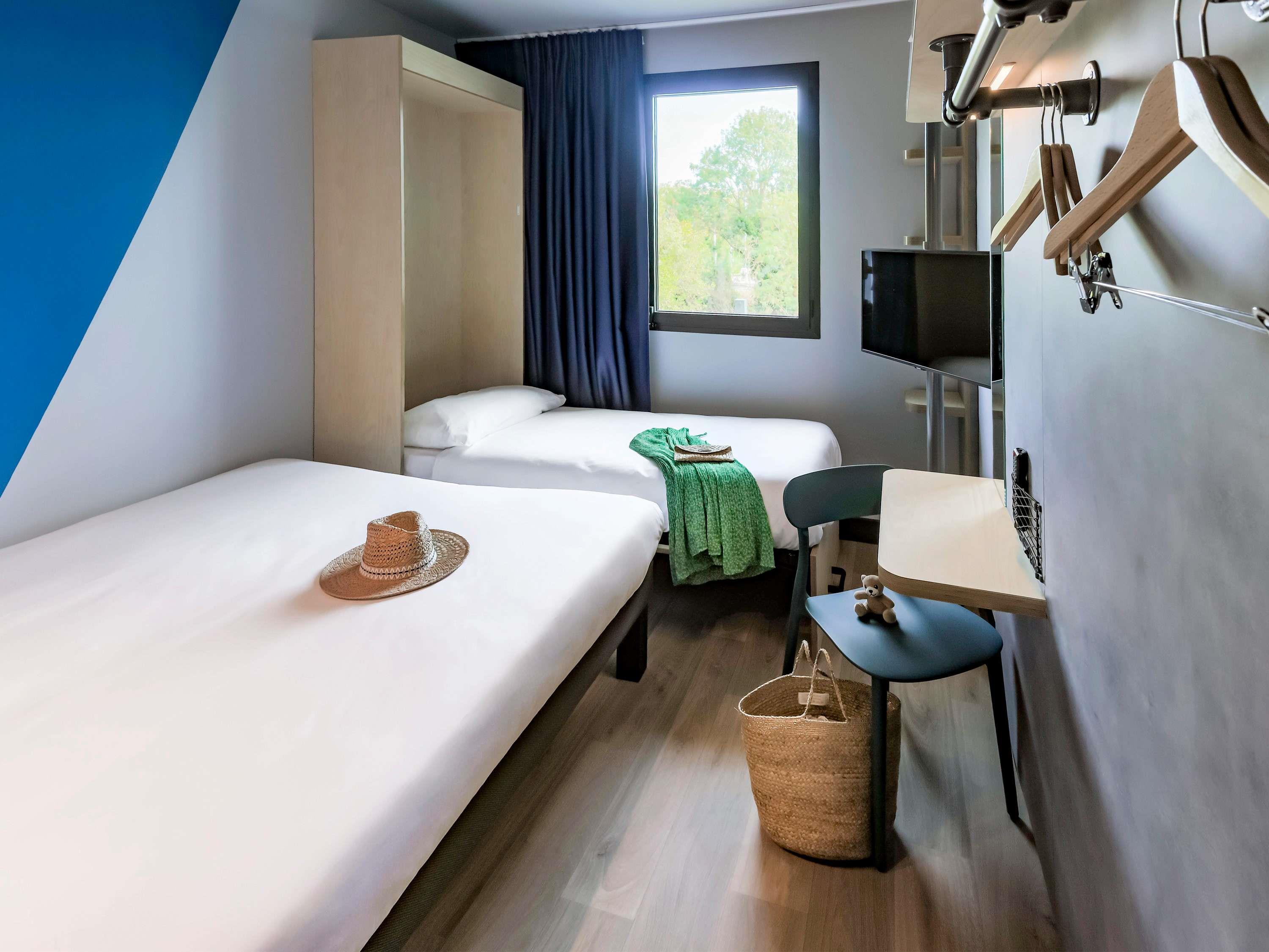 ibis Budget La Rochelle - Tap to explore photos