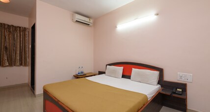 Hotel Sai Shraddha Room Type - DOUBLE BED AC ROOM