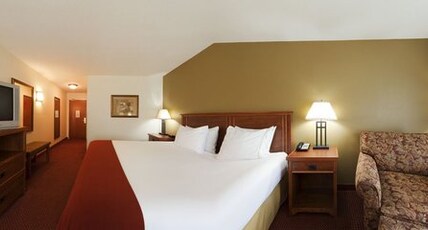 Holiday Inn Express Hotel & Suites Weston Room Type - 1 King Standard Comm Access Roll Shower