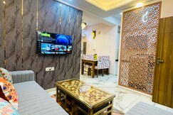 AIRPORT FLMAINGO LUXURY APARTMENT