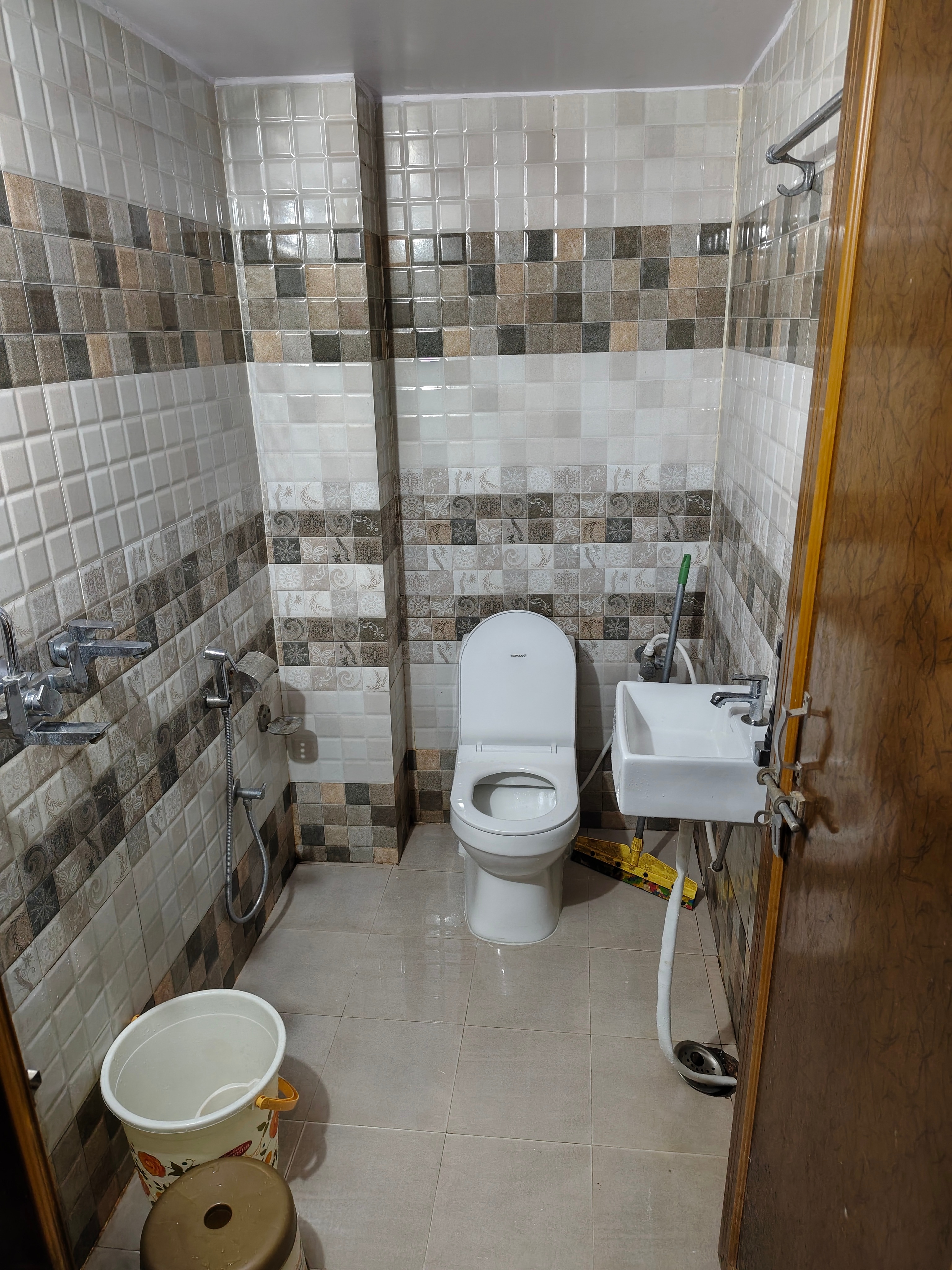 Pinaki guest house - Tap to explore photos
