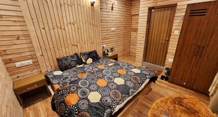 The White Season Residency, Narkanda Room Type - King Room | City View
