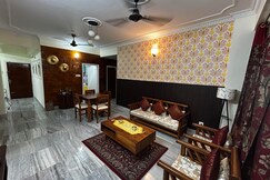 Sona Stays | Zoo Road