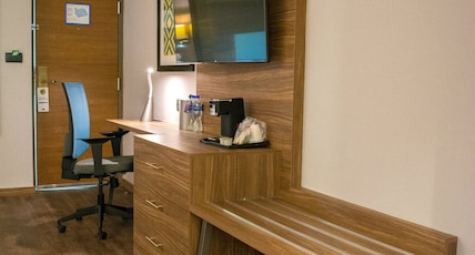 Holiday Inn Express MORELIA Room Type - 1 King Standard