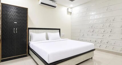 FabHotel Samrat Jawahar Nagar Room Type - Deluxe Room FabHotel Samrat Jawahar Nagar Room Type - Deluxe Room