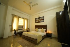 RUNWAY RESIDENCY @ PITAMPURA