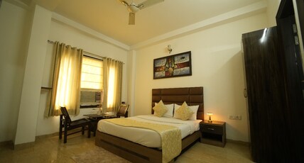 RUNWAY RESIDENCY @ PITAMPURA Room Type - Deluxe Room