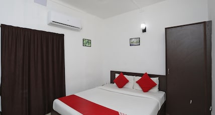 Hotel O Jalan Lake View Near Mani Square Room Type - Deluxe Hotel O Jalan Lake View Near Mani Square Room Type - Deluxe