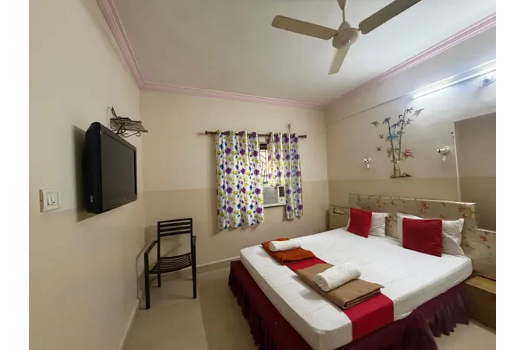 FabHotel Manvin'S Inn - Tap to explore photos