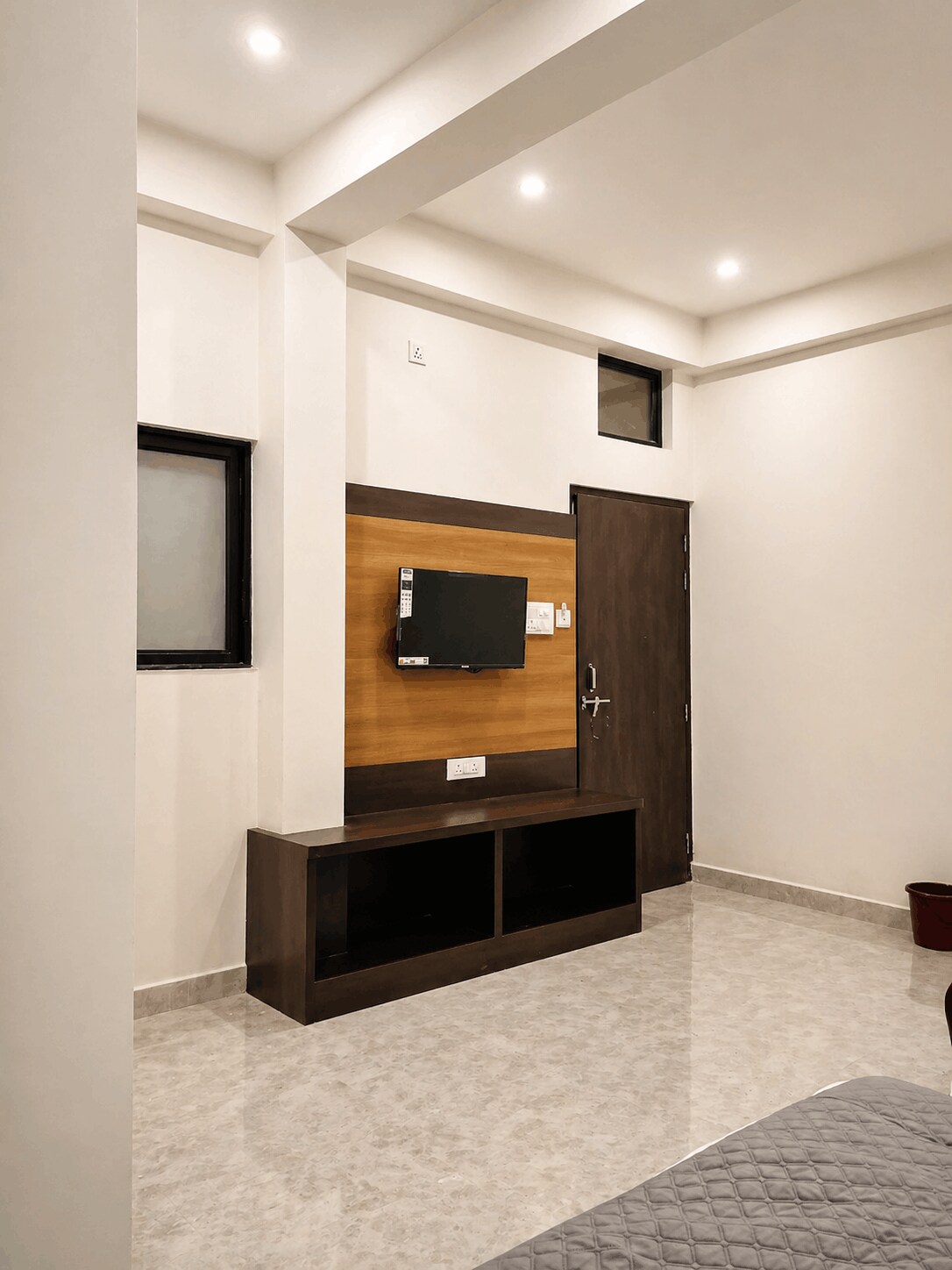 Dhaneshwari Luxury Homestay - Tap to explore photos