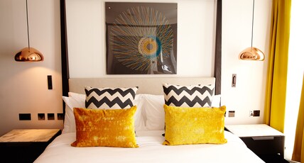 Hotel Indigo London Tower Hill Room Type - 1 King Bed Standard with City View