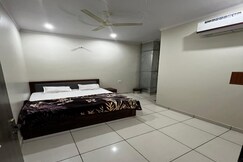 Karma Bai Hotel Palace and Restaurant