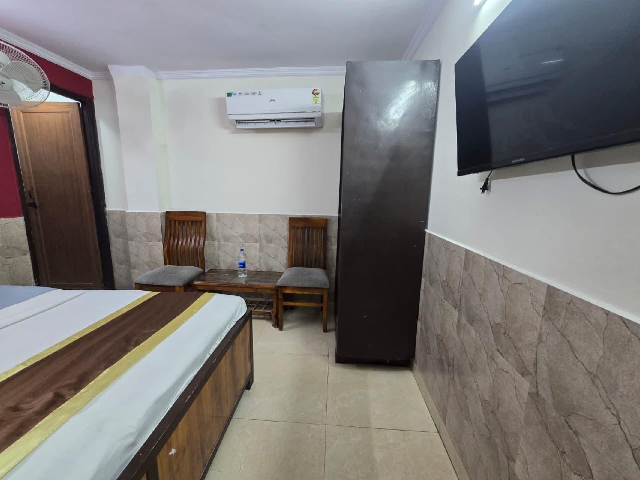 Hotel SunMoon Residency - Tap to explore photos