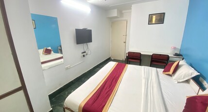 town hall hotel Room Type - Deluxe Non Ac