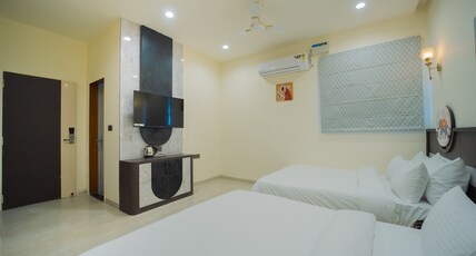 Hotel Shyam Dwar Room Type - Family Room with City View
