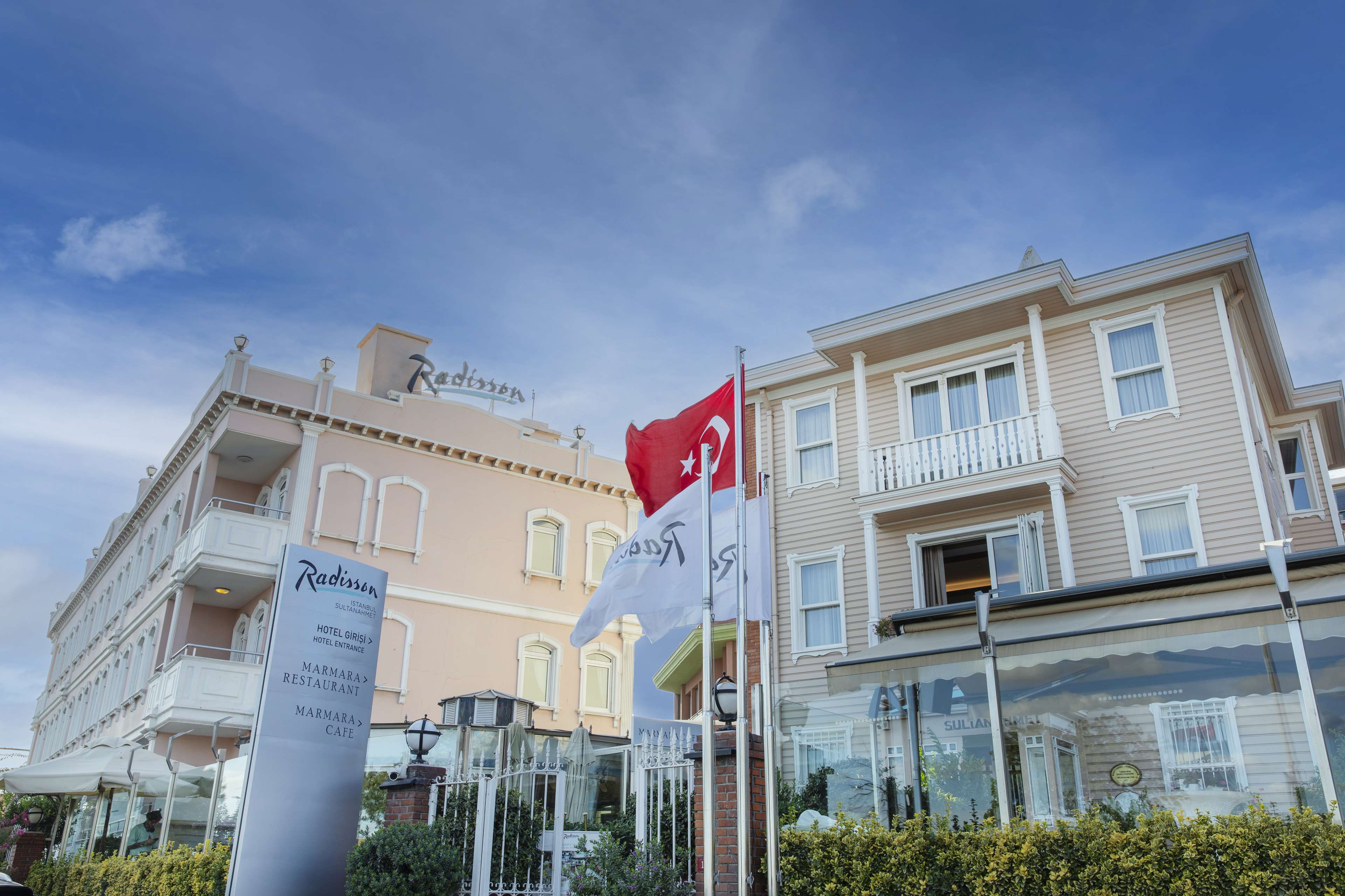 Radisson Hotel Istanbul Sultanahmet - Tap to explore photos