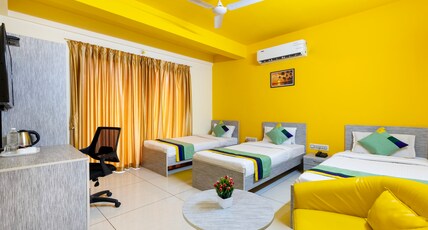 Treebo Four Seasons Room Type - Deluxe Family Room