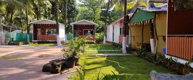 COCONUT COASTAL VILLA & COTTAGE
