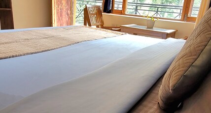 Doghari stays - Brostel Room Type - Deluxe Room with River View