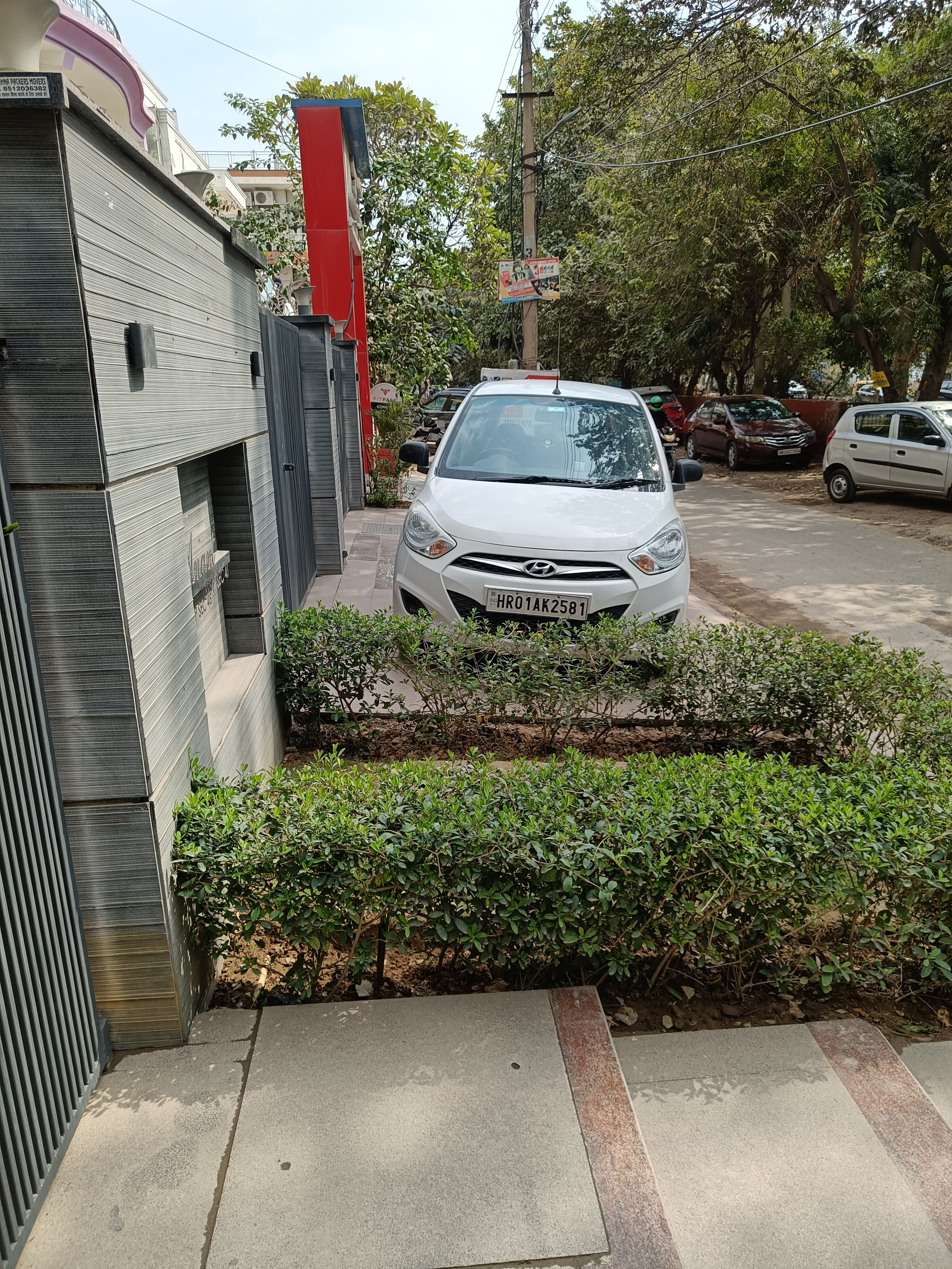 closed - Tap to explore photos