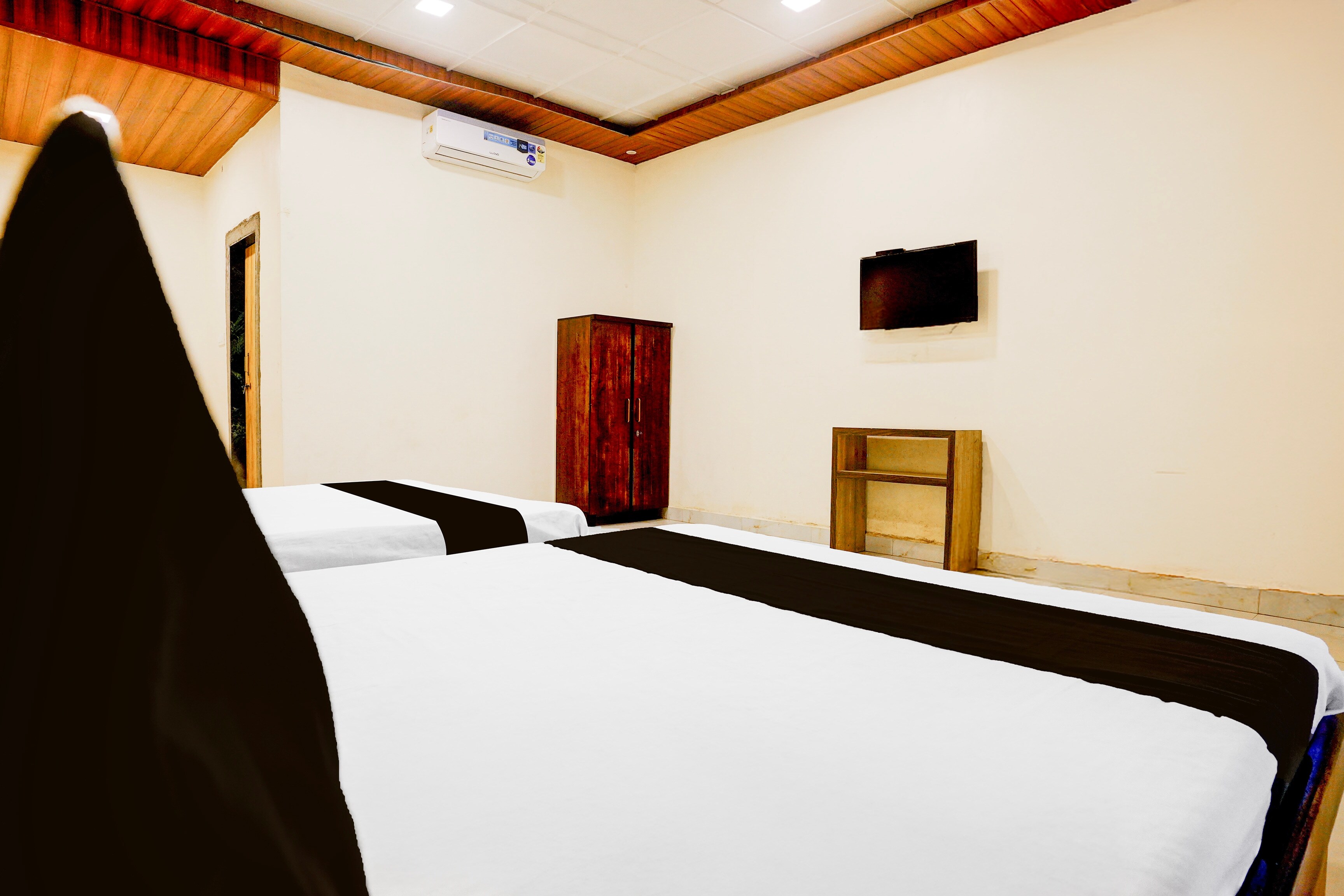Hotel O Janata Happy Homes - Tap to explore photos