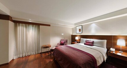 The LaLiT New Delhi Room Type - Corner Suite