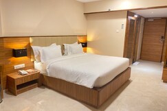 Hotel HighRise Regency(A Unit Of Gurusikh Leisure Paradise LLP)