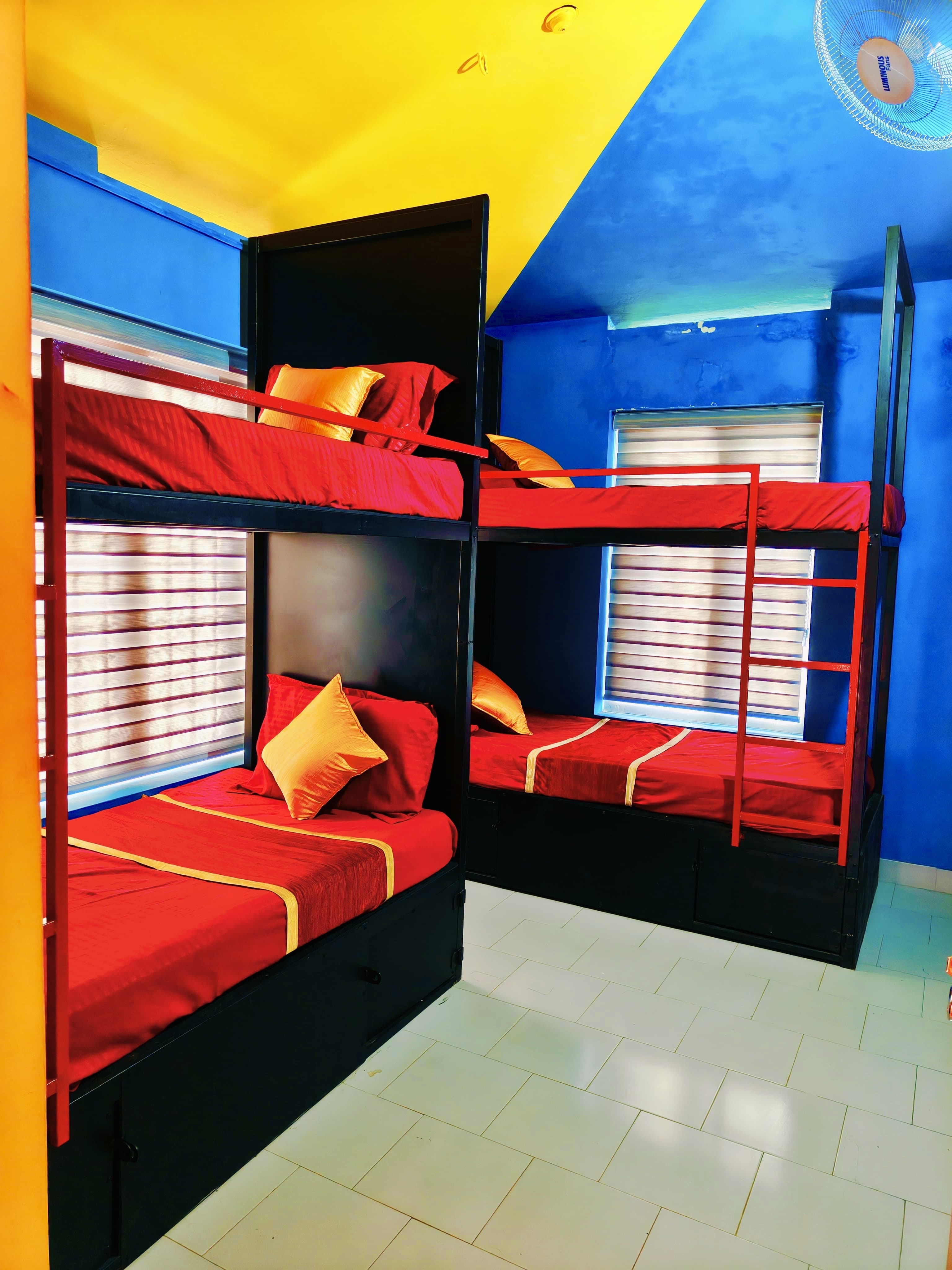 Night Space Hostel and Rooms - Tap to explore photos
