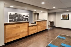 Hampton Inn Appleton-Fox River Mall Area