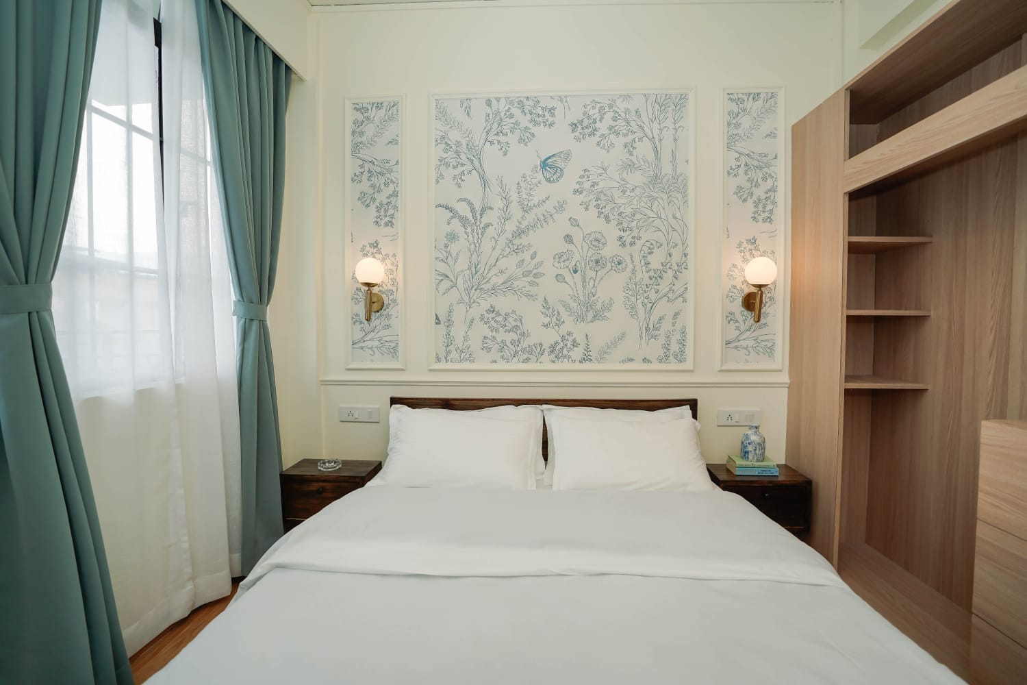 Ebel's Inn | A Boutique Stay - Tap to explore photos