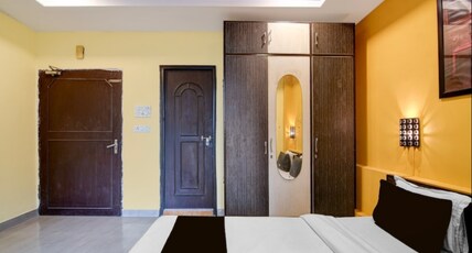 P.G Guest House Room Type - Super Deluxe Room