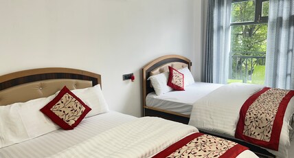 Hotel Friends Room Type - Deluxe Room with RV View