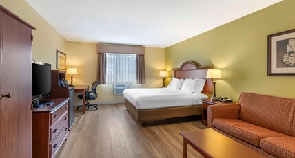Best Western York Inn Room Type - 1 King Bed, Non-Smoking, High Speed Internet Access, Second Bed Sofabed, Refrigerator, Coffee Maker,